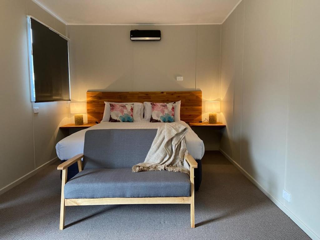 The Railway Hotel Queenstown Buitenkant foto